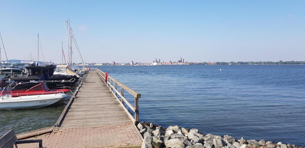 Ferienwohnung Seeblick Altefähr Екстериор снимка